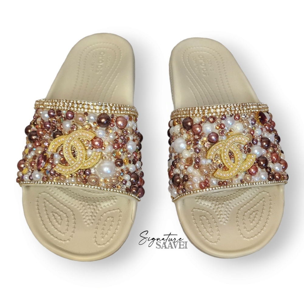 🏮SOLD🏮 BRAND NEW Signature 'Nudes' Croc Slides (Women's Size 9)